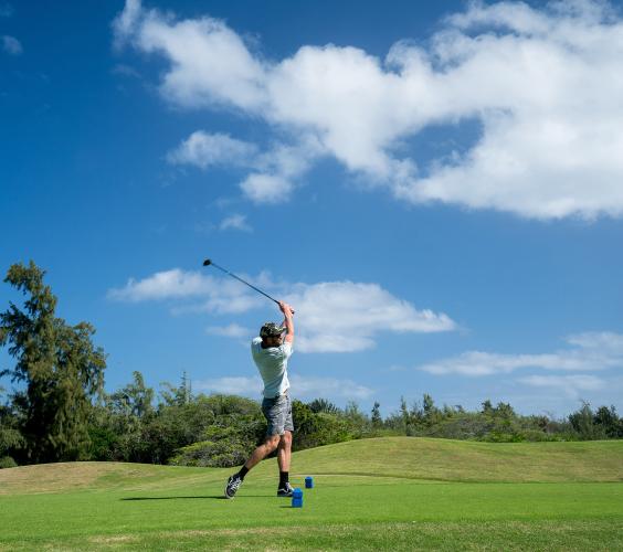 golfer swinging