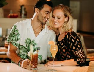 couple at dinner